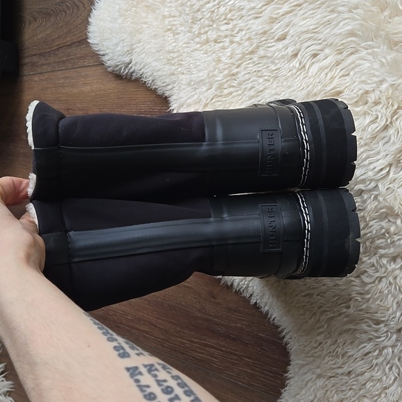 Hunter Black and Gray Winter Boots - Picture 3 of 16